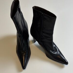 Kenneth Cole “Toe Ri Fic” Ankle Boots Black Leather Size 35 US 4.5-5